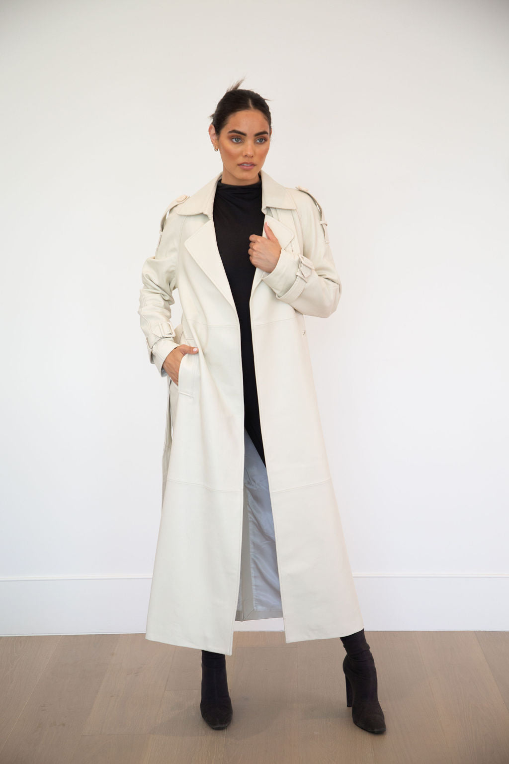 ASH LEATHER COAT | POWDER WHITE