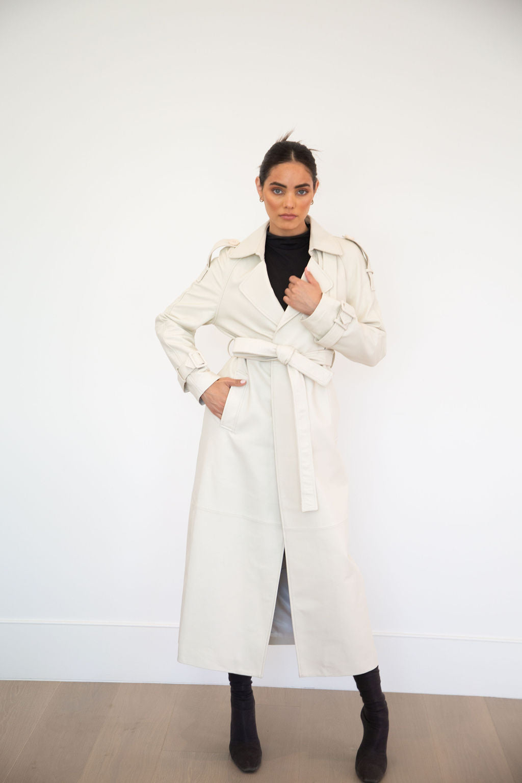 ASH LEATHER COAT | POWDER WHITE