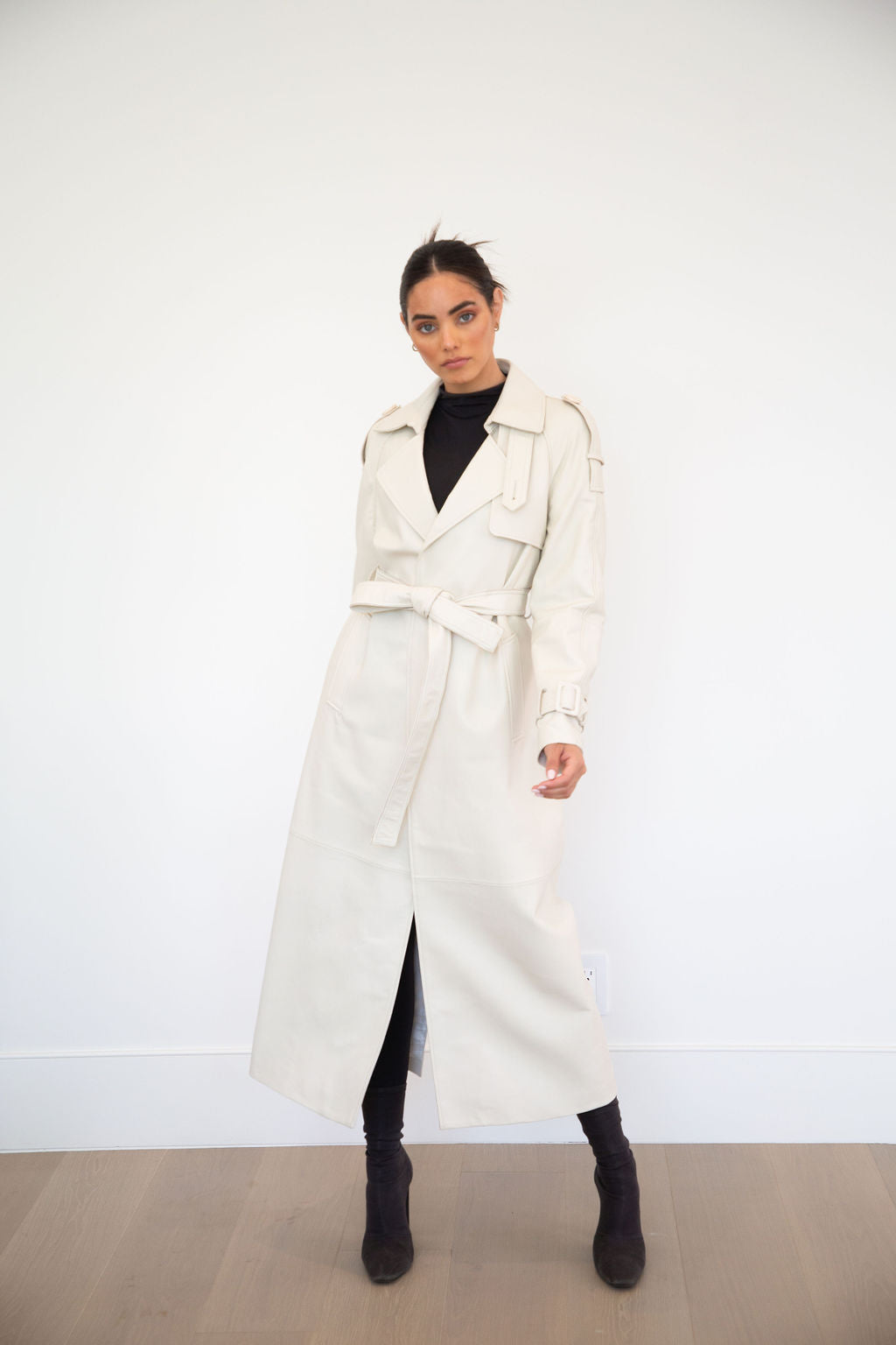 ASH LEATHER COAT | POWDER WHITE