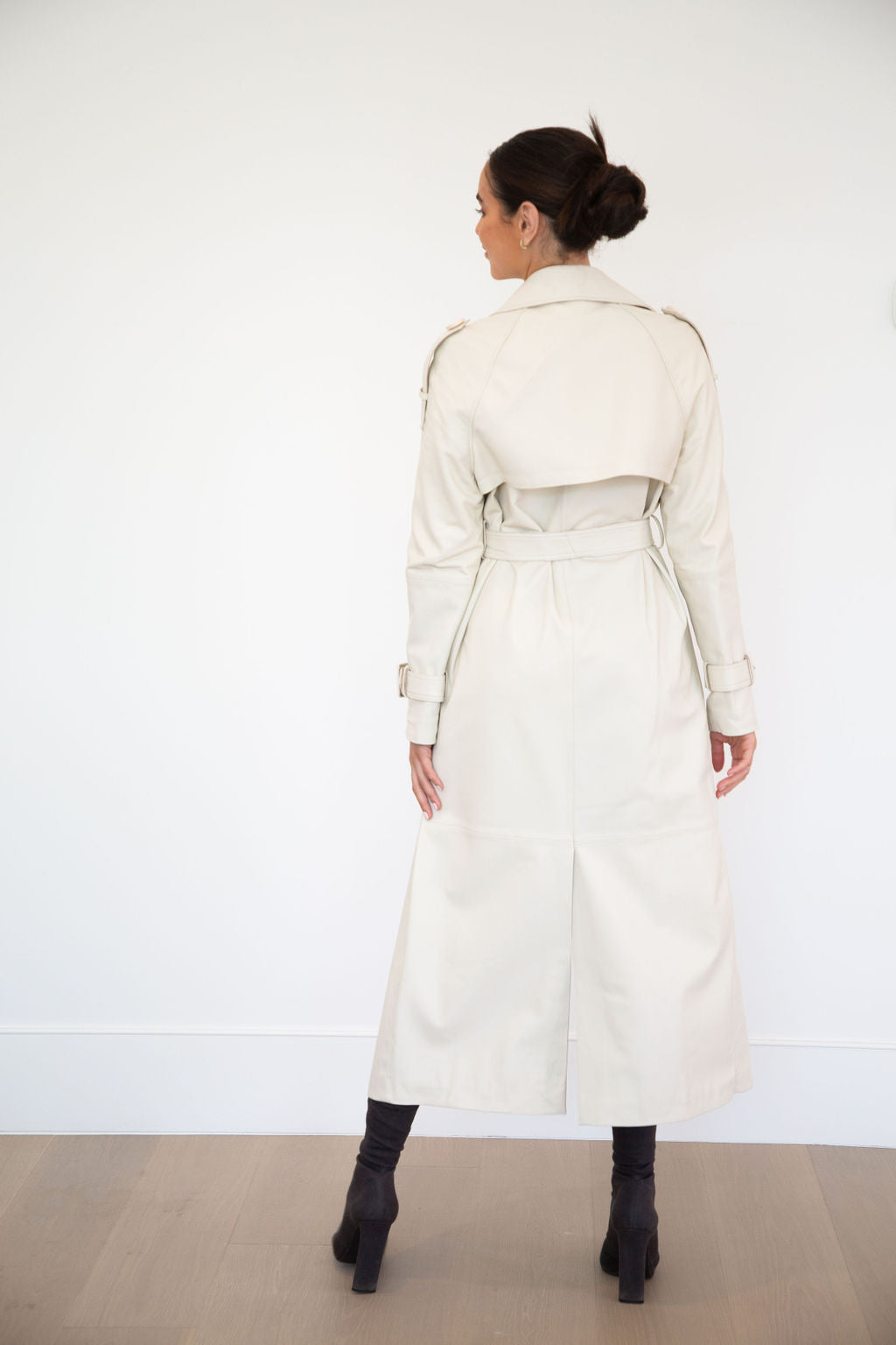 ASH LEATHER COAT | POWDER WHITE