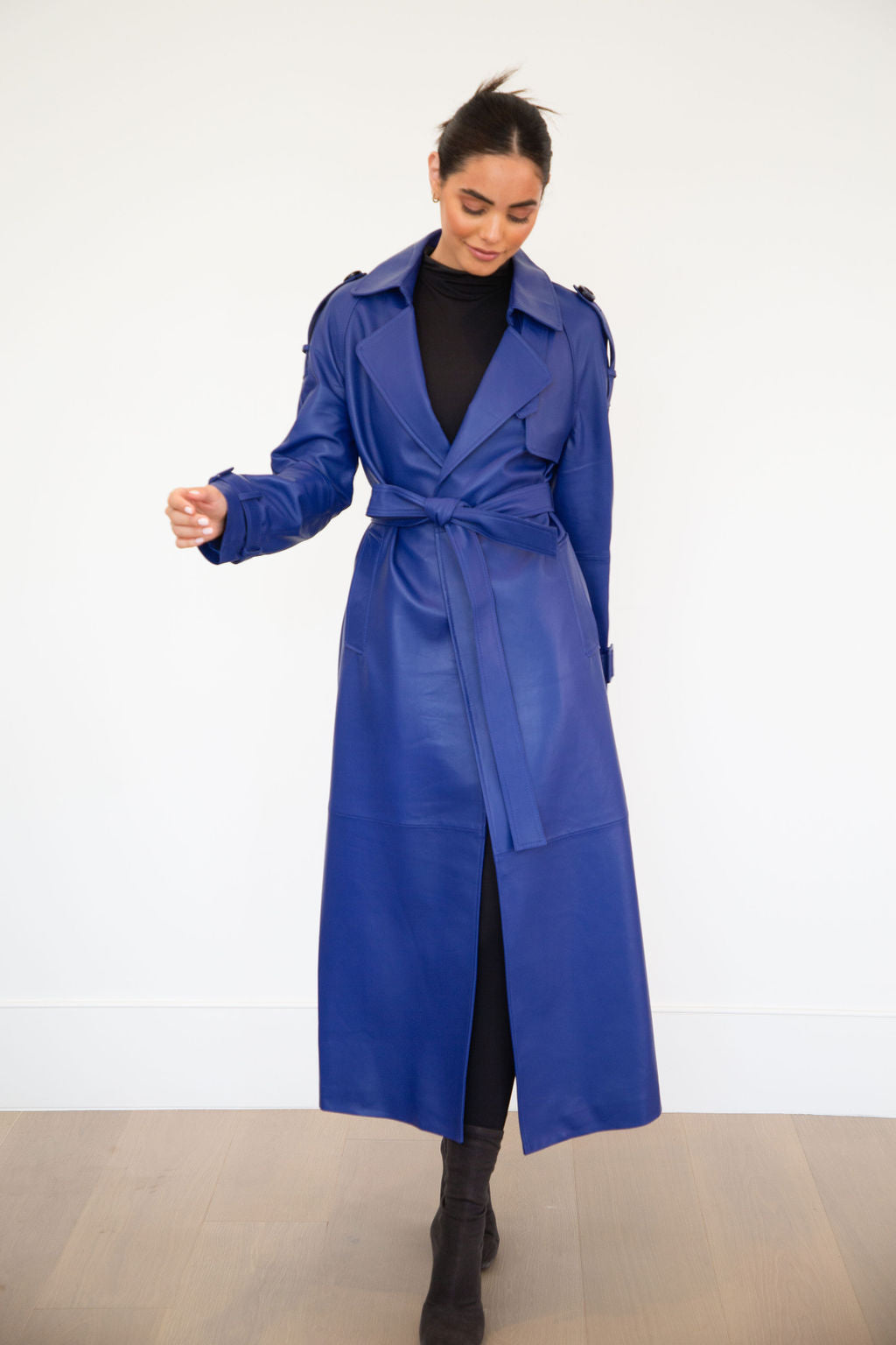 ASH LEATHER COAT | AZURE BLUE