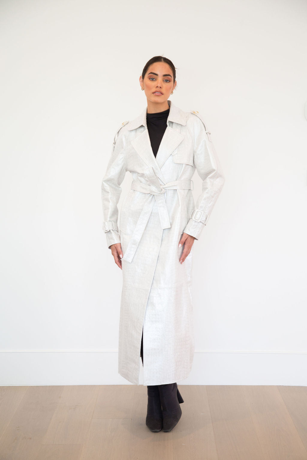 ASH LEATHER SNAKE COAT | LACE WHITE